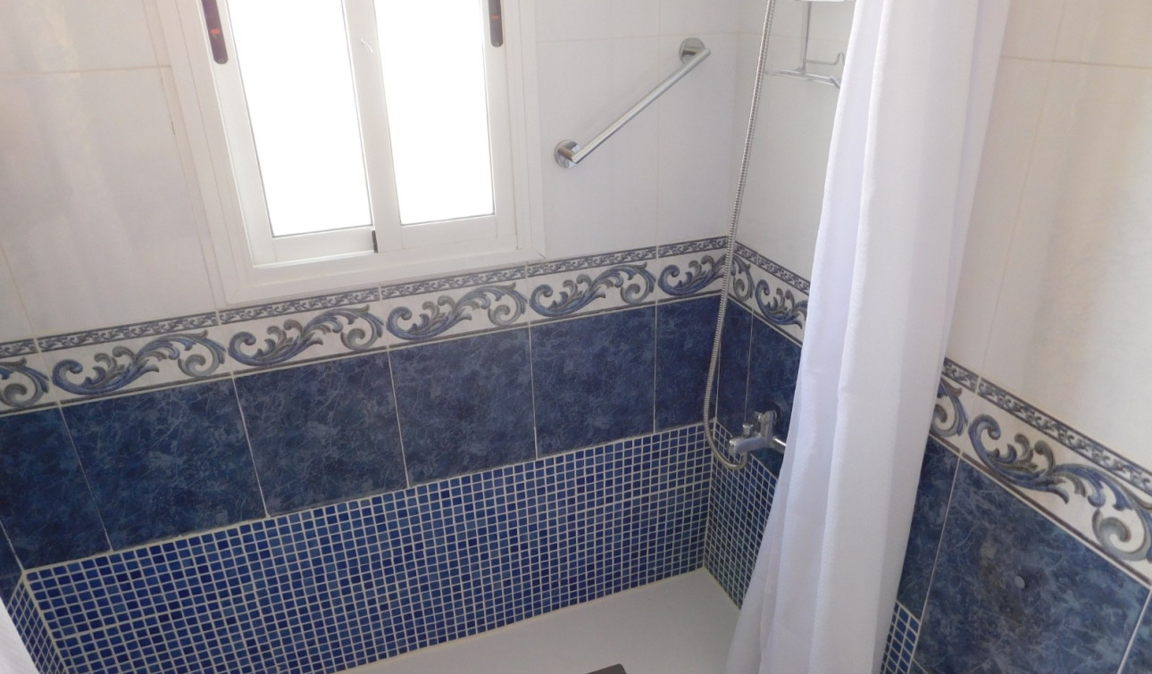 Alquiler a largo plazo - Apartamento / Piso - La Zenia