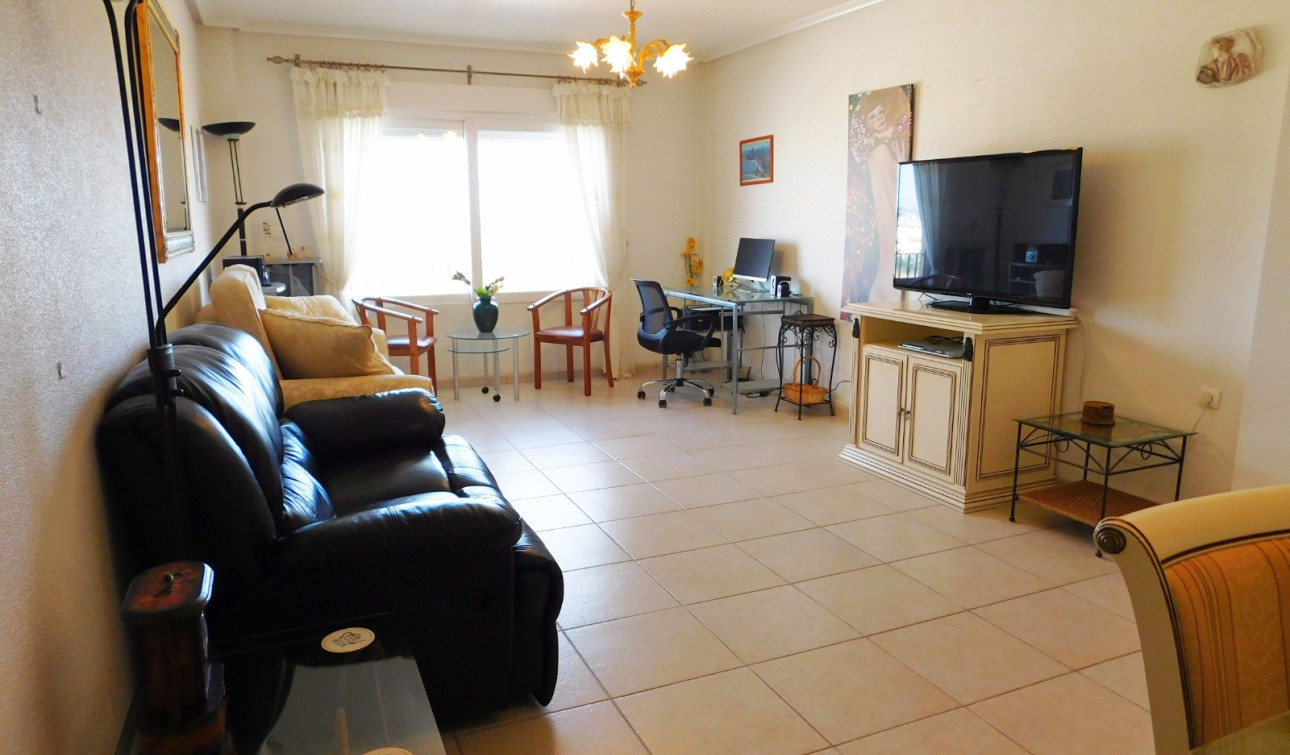 Alquiler a largo plazo - Apartamento / Piso - San Miguel de Salinas
