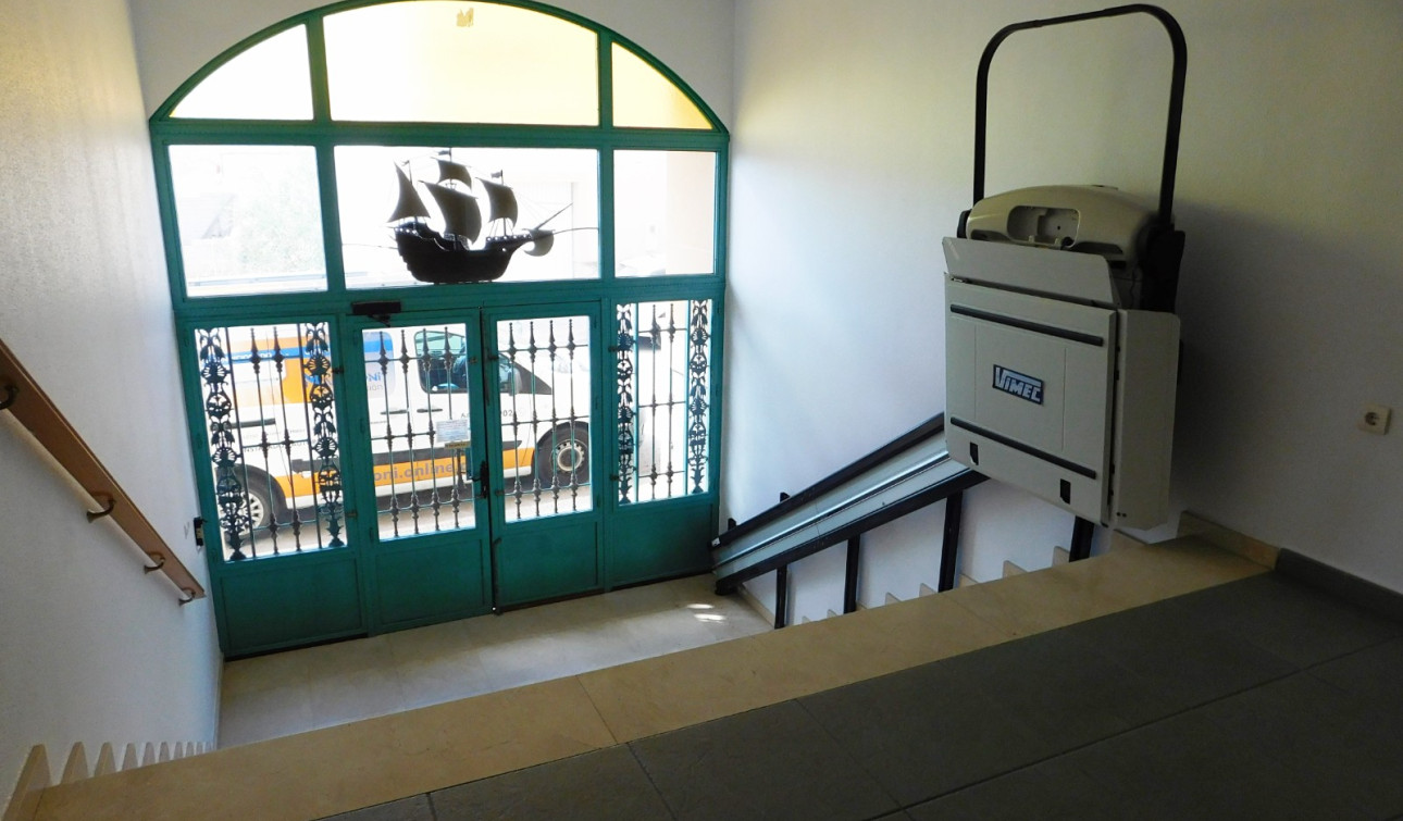 Alquiler a largo plazo - Apartamento / Piso - San Miguel de Salinas