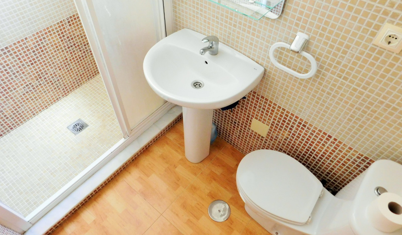 Alquiler a largo plazo - Apartamento / Piso - San Miguel de Salinas