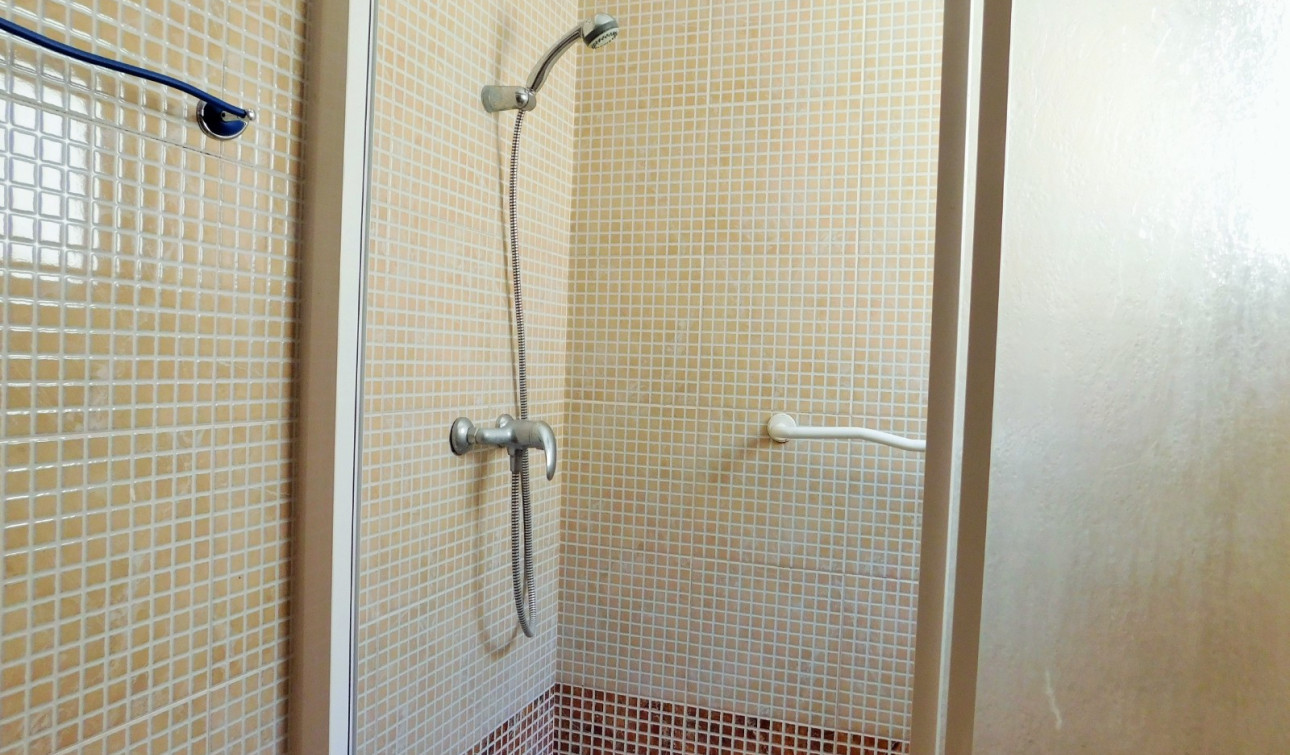 Alquiler a largo plazo - Apartamento / Piso - San Miguel de Salinas