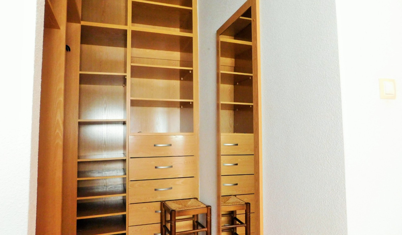 Alquiler a largo plazo - Apartamento / Piso - San Miguel de Salinas