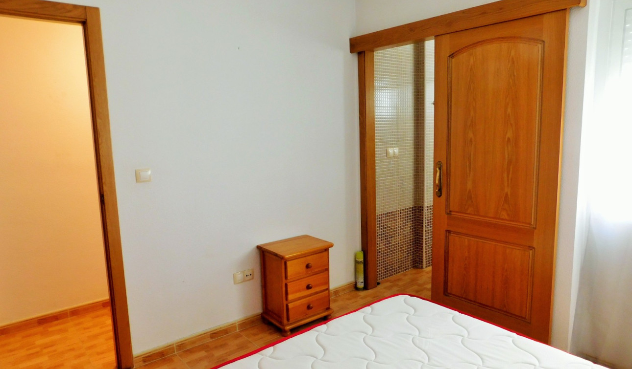 Alquiler a largo plazo - Apartamento / Piso - San Miguel de Salinas