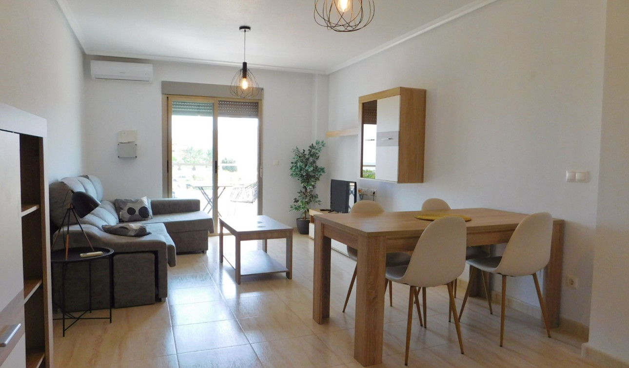 Alquiler a largo plazo - Apartamento / Piso - San Miguel de Salinas