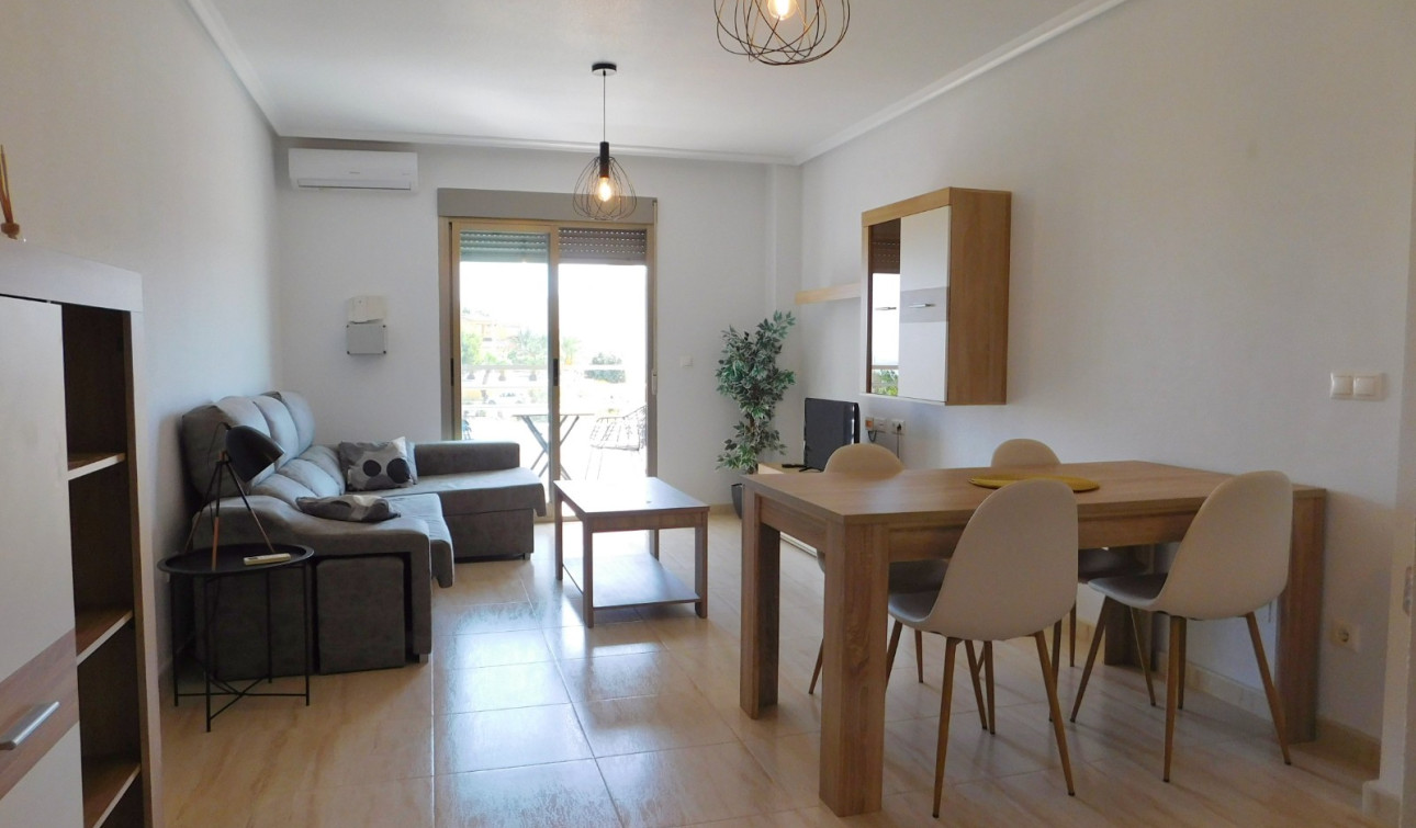 Alquiler a largo plazo - Apartamento / Piso - San Miguel de Salinas
