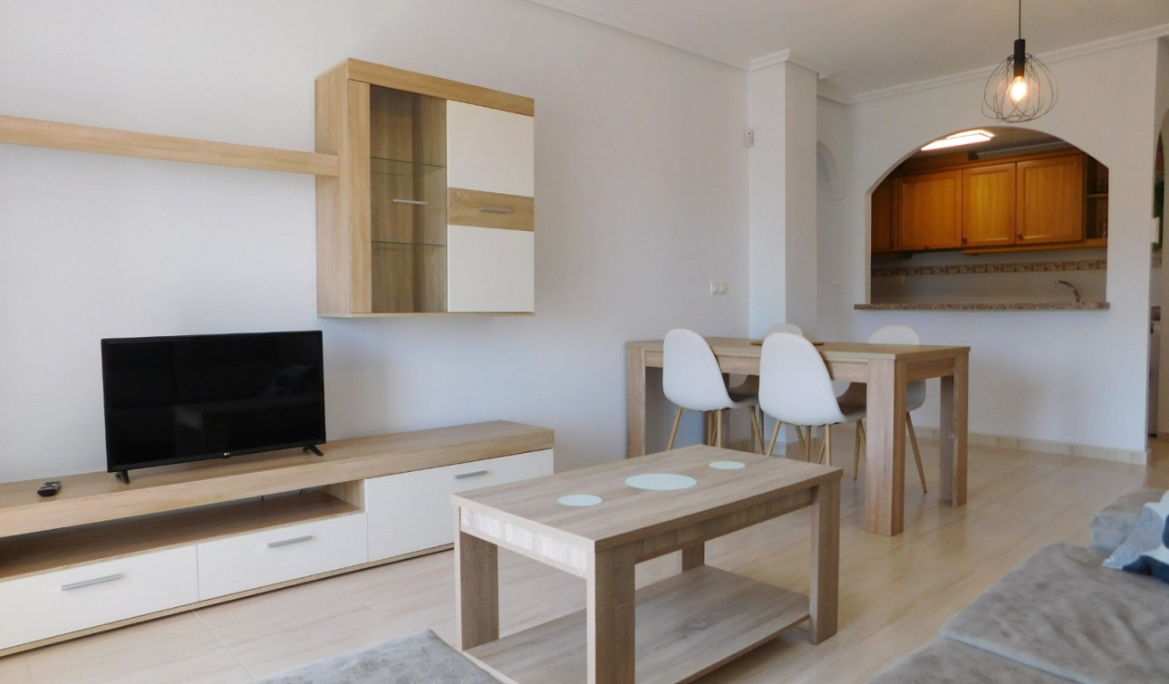Alquiler a largo plazo - Apartamento / Piso - San Miguel de Salinas