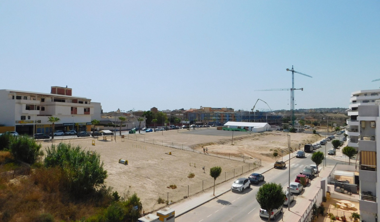Alquiler a largo plazo - Apartamento / Piso - San Miguel de Salinas