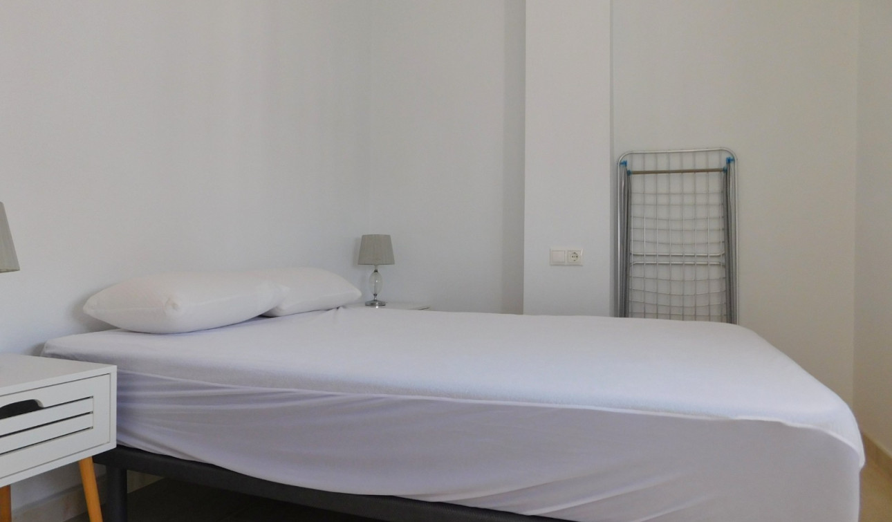 Alquiler a largo plazo - Apartamento / Piso - San Miguel de Salinas