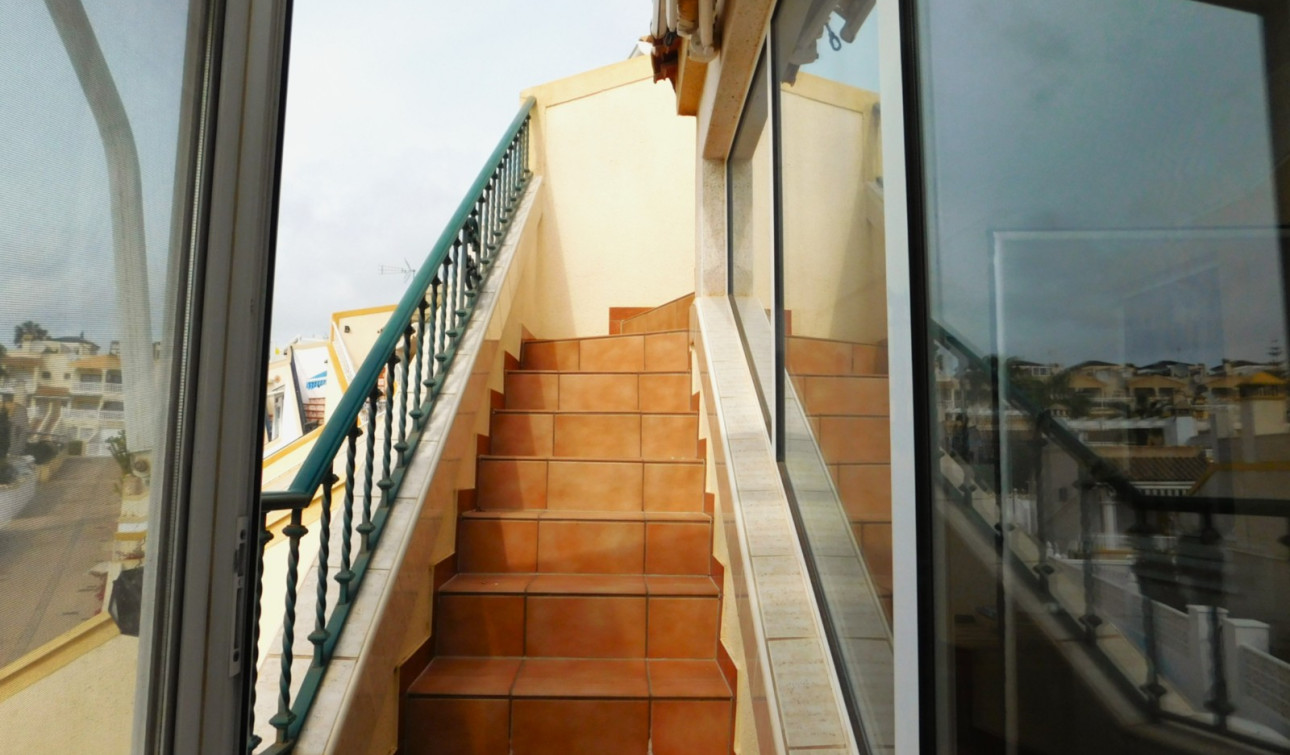 Alquiler a largo plazo - Apartamento / Piso - Villamartín