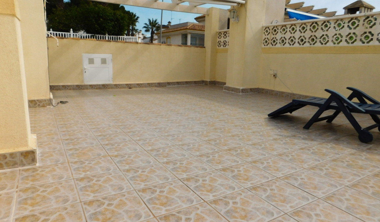 Alquiler a largo plazo - Apartamento / Piso - Villamartín