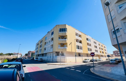 Apartment / Flat - Resale - Almoradí - Almoradí