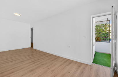 Apartment / Flat - Resale - Torrevieja - Centro