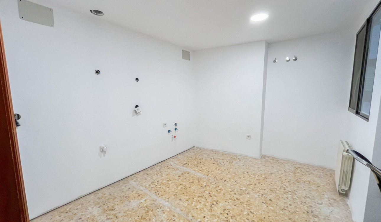 Herverkoop - Appartement / Flat - Alicante - Centro