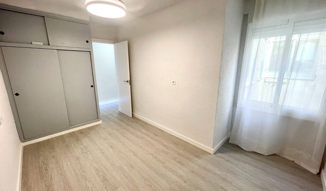 Herverkoop - Appartement / Flat - Bigastro
