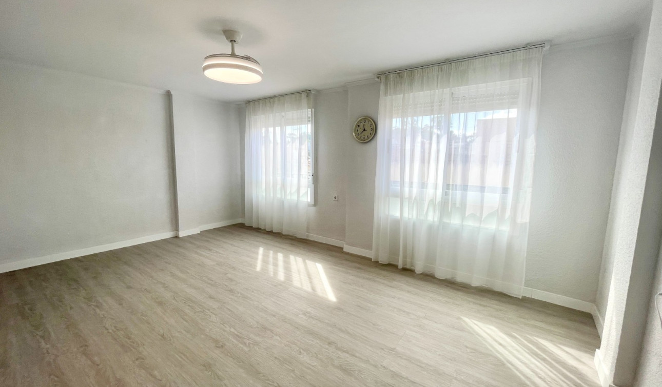Herverkoop - Appartement / Flat - Bigastro