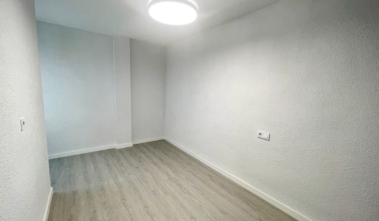 Herverkoop - Appartement / Flat - Bigastro