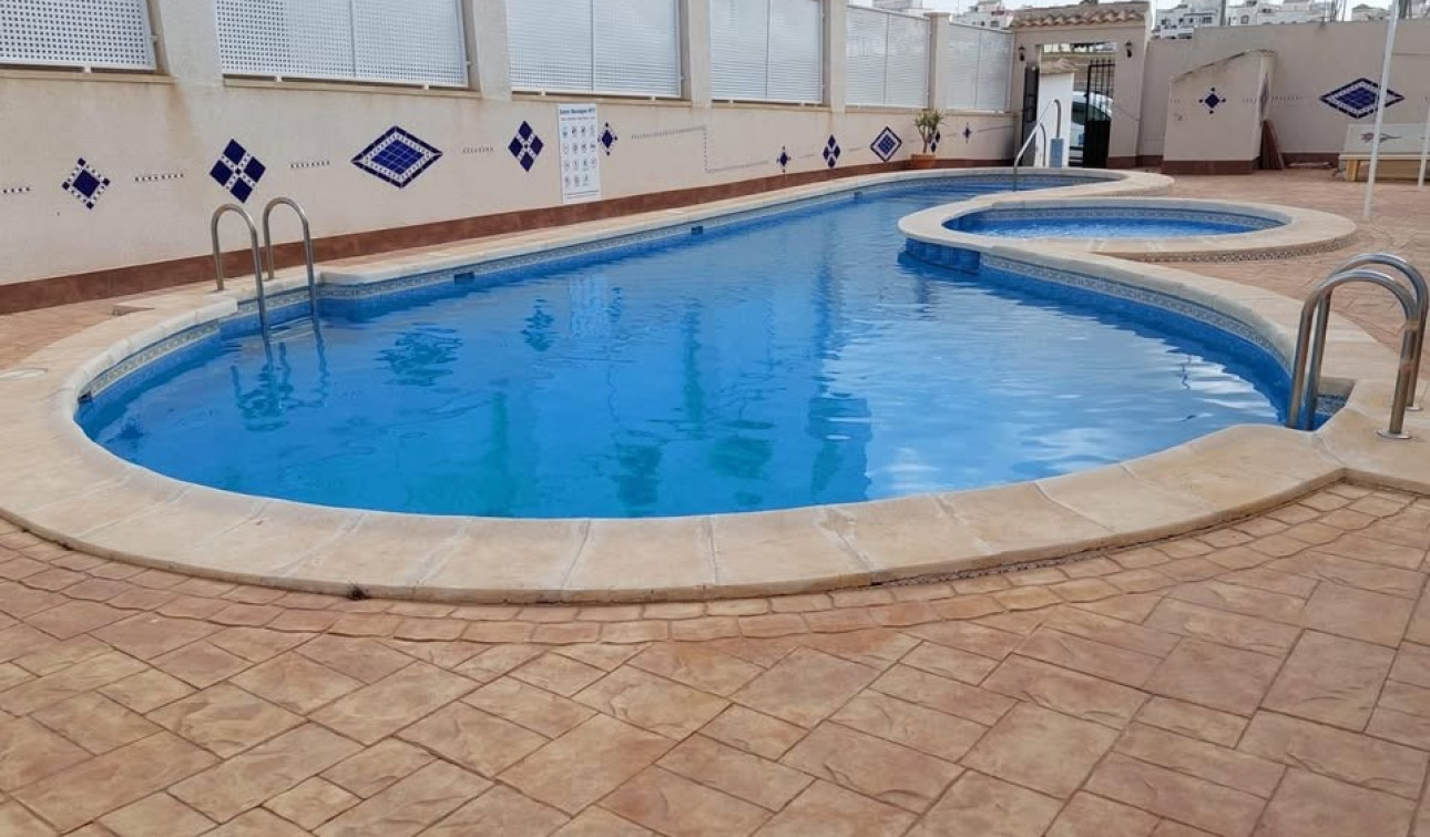 Herverkoop - Appartement / Flat - Orihuela - Entre Naranjos