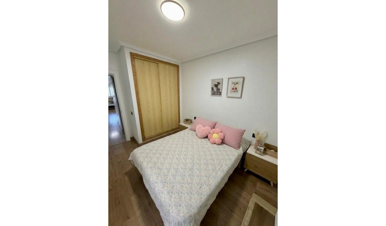 Herverkoop - Appartement / Flat - Orihuela