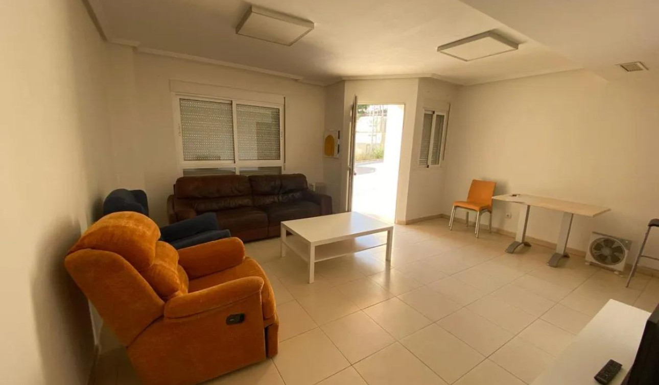 Herverkoop - Appartement / Flat - Redován - PUEBLO