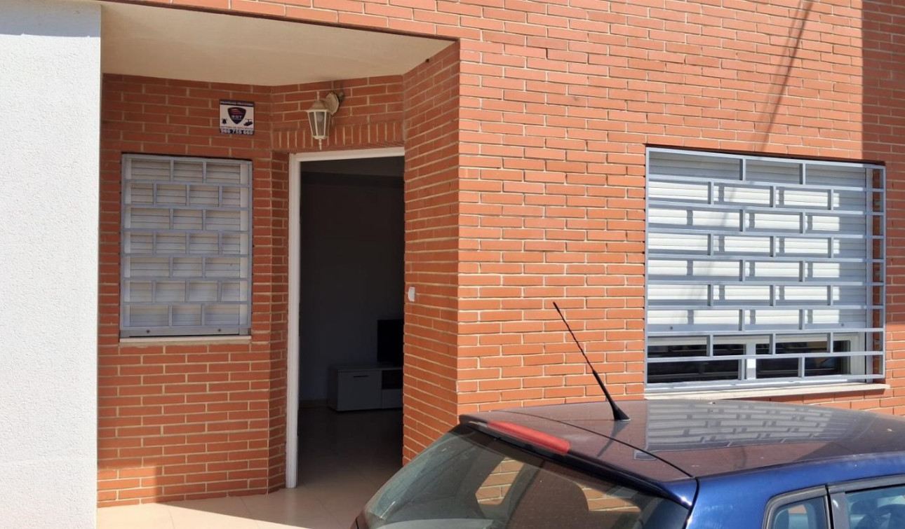 Herverkoop - Appartement / Flat - Redován - PUEBLO