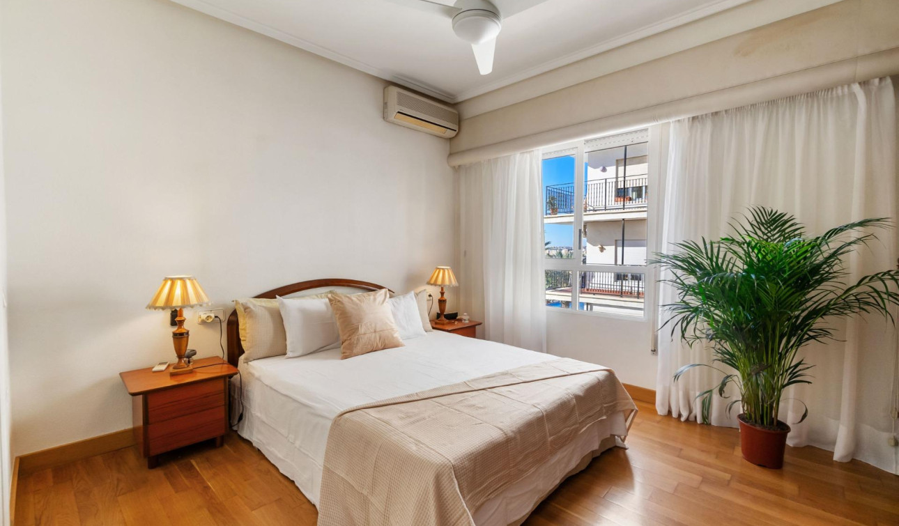 Herverkoop - Appartement / Flat - Torrevieja - Centro - Muelle Pesquero
