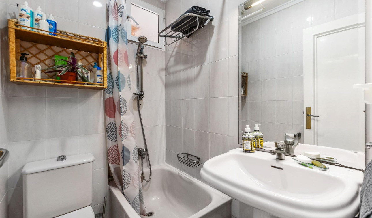 Herverkoop - Appartement / Flat - Torrevieja - Centro - Muelle Pesquero