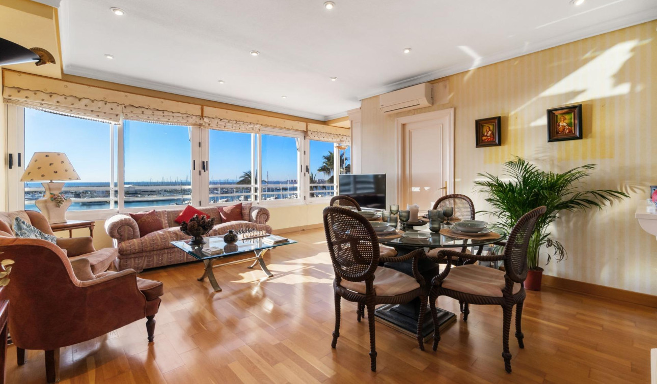 Herverkoop - Appartement / Flat - Torrevieja - Centro - Muelle Pesquero