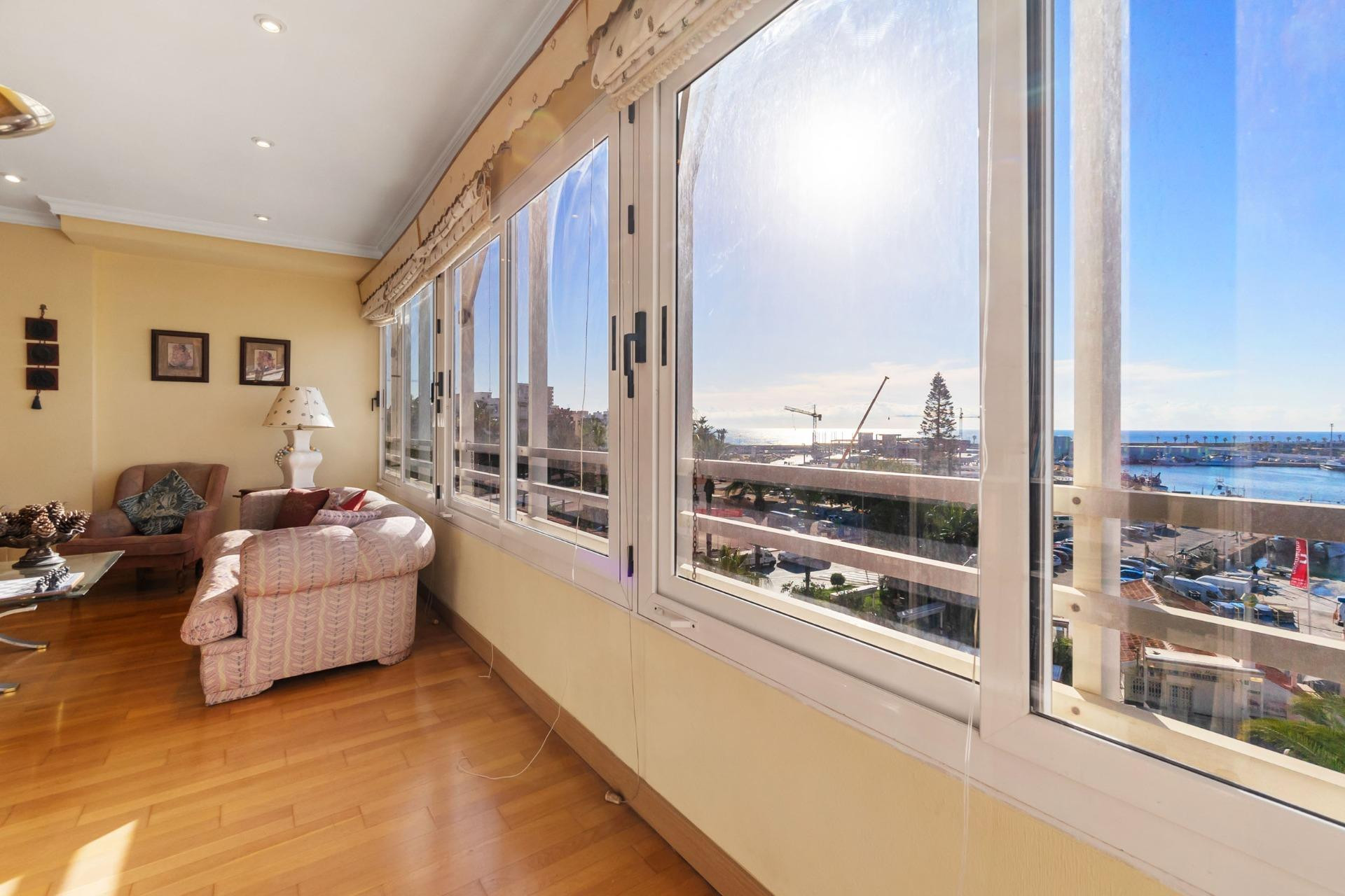 Herverkoop - Appartement / Flat - Torrevieja - Centro - Muelle Pesquero