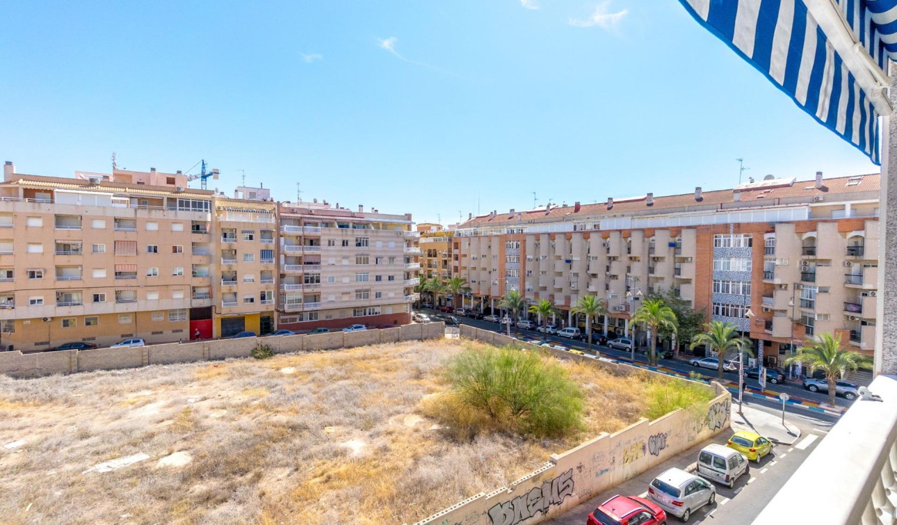 Herverkoop - Appartement / Flat - Torrevieja - Centro