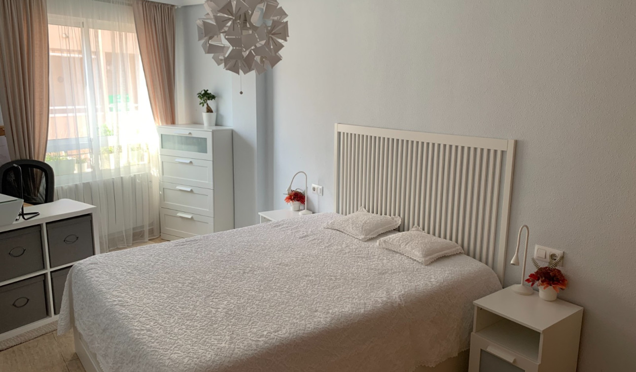 Herverkoop - Appartement / Flat - Torrevieja - Centro