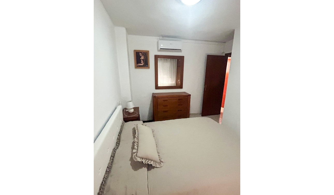 Herverkoop - Appartement / Flat - Torrevieja - Centro