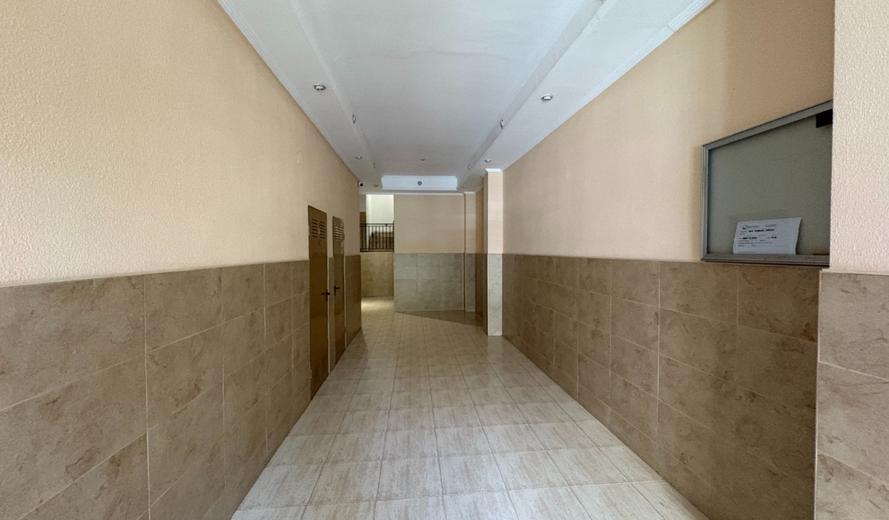 Herverkoop - Appartement / Flat - Torrevieja - Centro