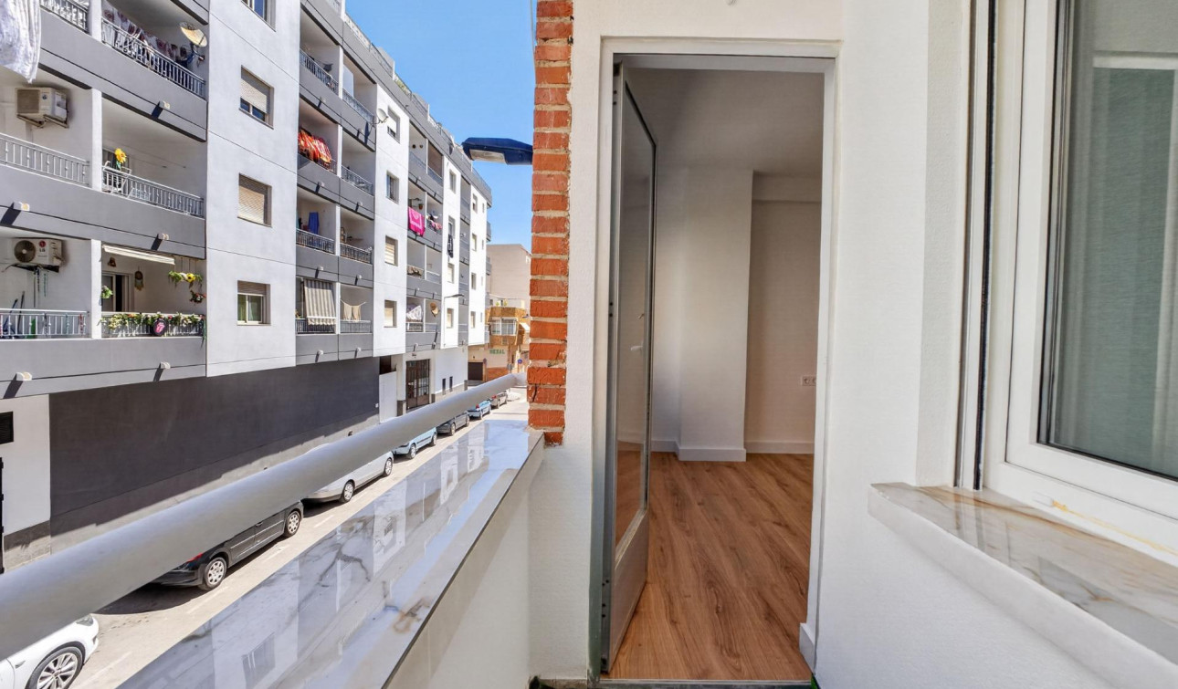 Herverkoop - Appartement / Flat - Torrevieja - Centro