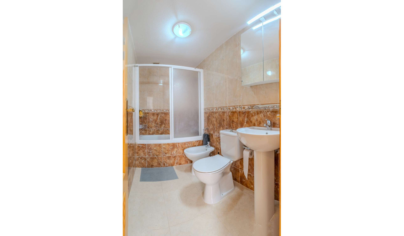 Herverkoop - Appartement / Flat - Torrevieja - Centro