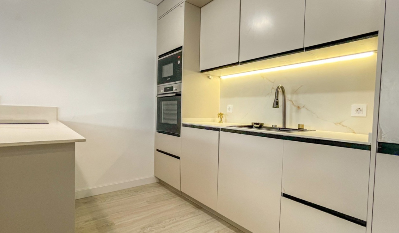 Herverkoop - Appartement / Flat - Torrevieja - El Acequión - Los Náufragos