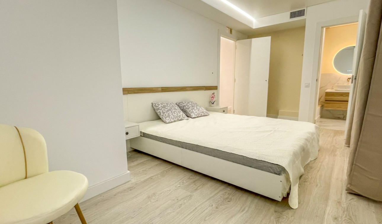 Herverkoop - Appartement / Flat - Torrevieja - El Acequión - Los Náufragos