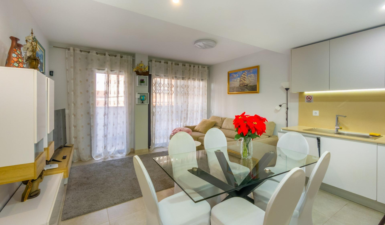 Herverkoop - Appartement / Flat - Torrevieja - Estacion de autobuses