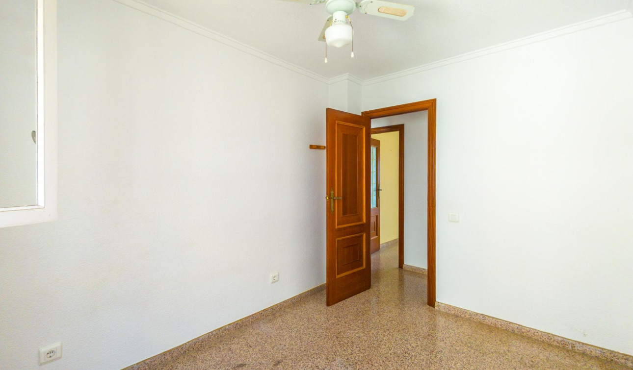 Herverkoop - Appartement / Flat - Torrevieja - La Mata pueblo