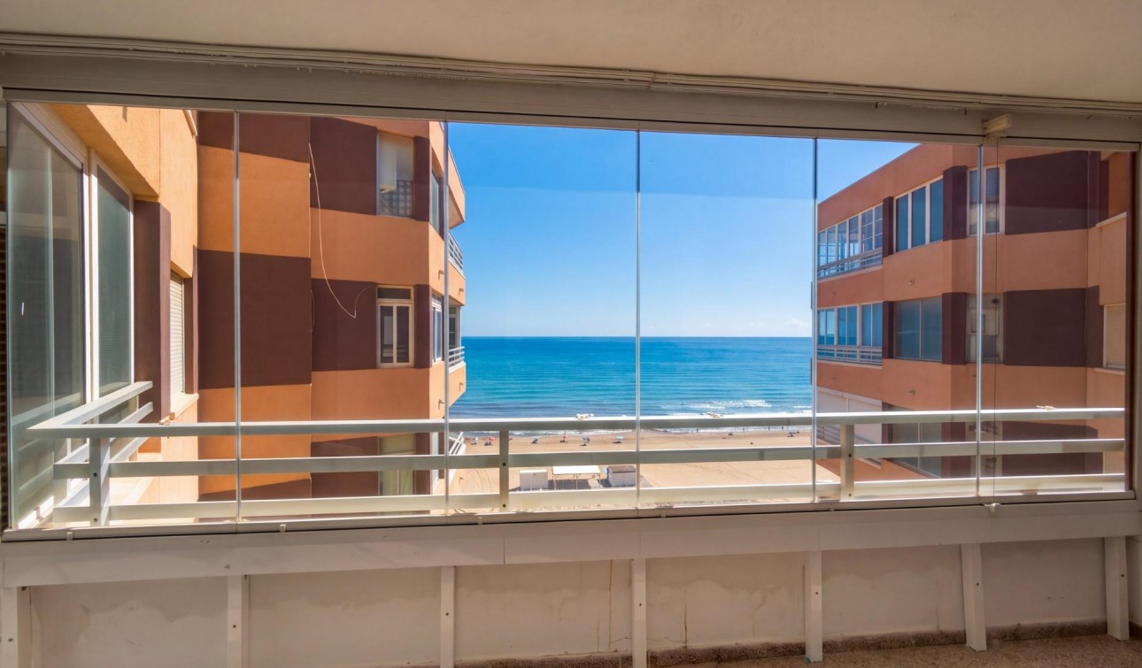 Herverkoop - Appartement / Flat - Torrevieja - La Mata pueblo