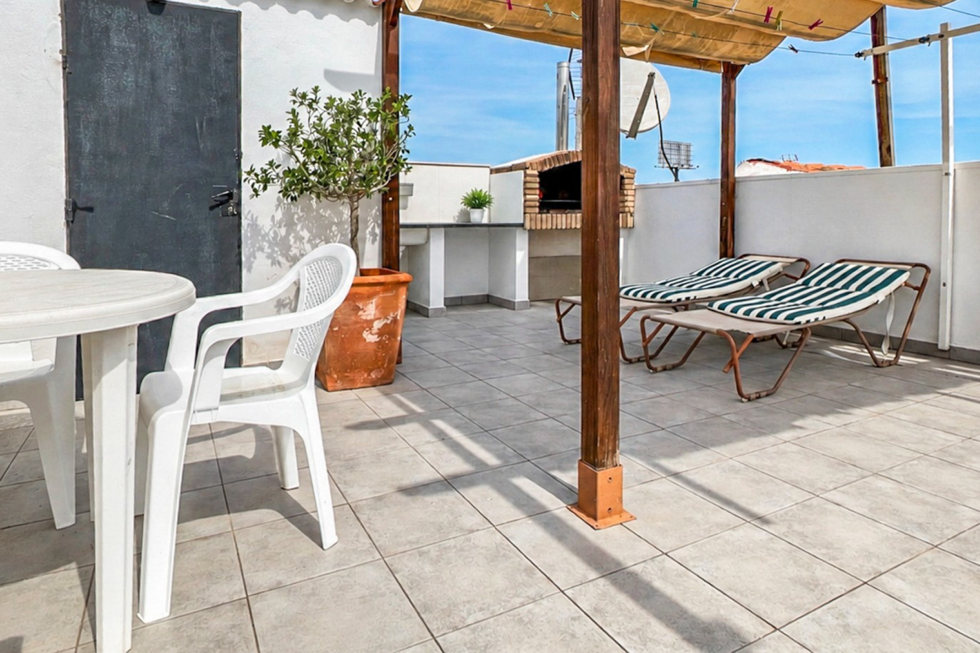 Herverkoop - Appartement / Flat - Torrevieja - La Siesta - El Salado -  Torreta