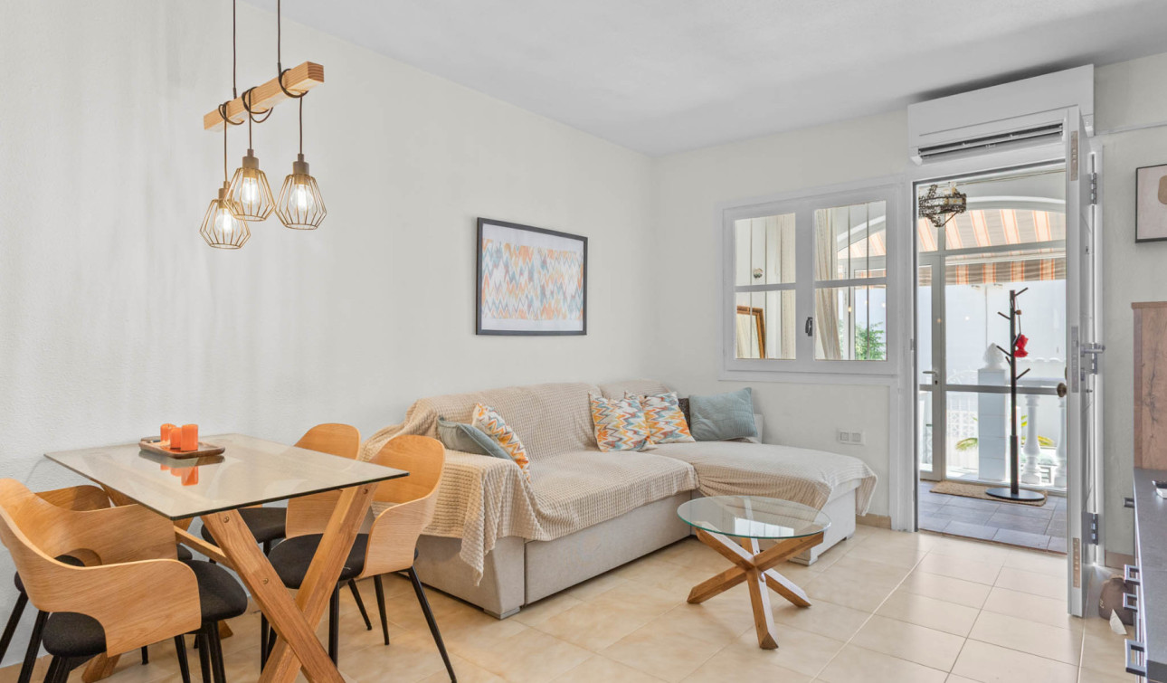 Herverkoop - Appartement / Flat - Torrevieja - Lago Jardin