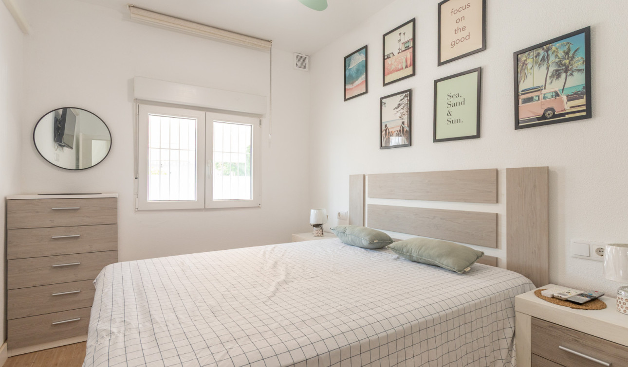 Herverkoop - Appartement / Flat - Torrevieja - Lago Jardin