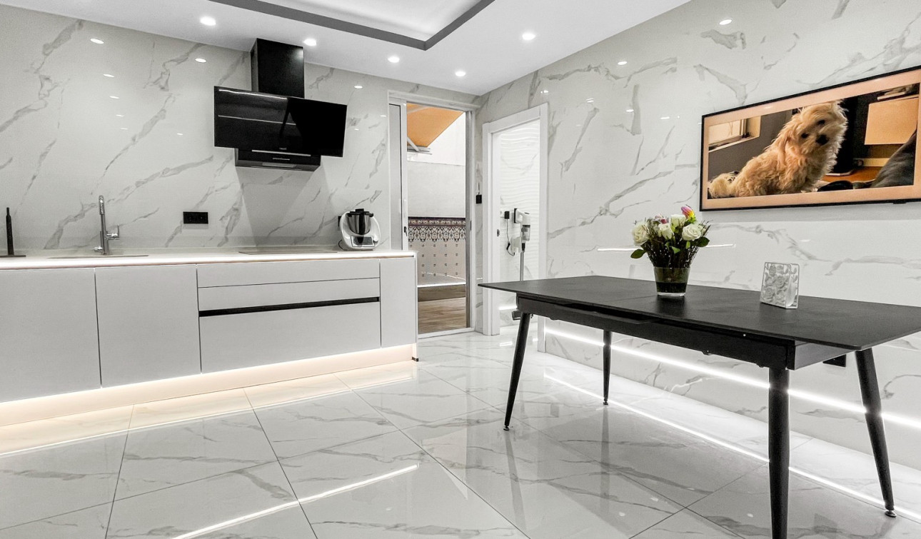 Herverkoop - Appartement / Flat - Torrevieja - Parque las naciones