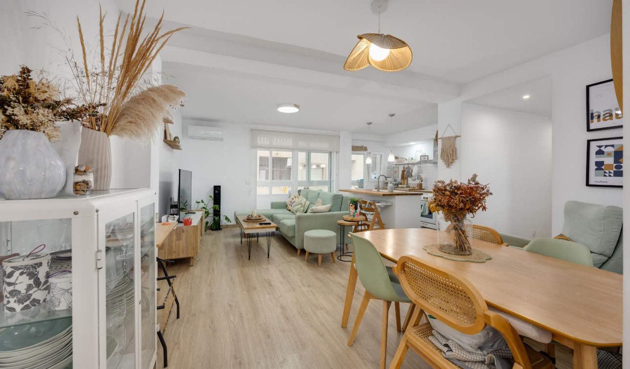 Herverkoop - Appartement / Flat - Torrevieja - playa de los naufragos