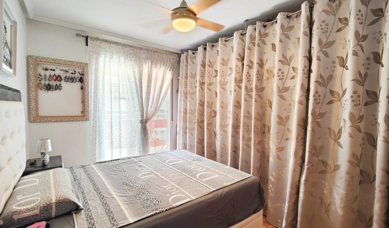 Herverkoop - Appartement / Flat - Torrevieja - Playa del Cura