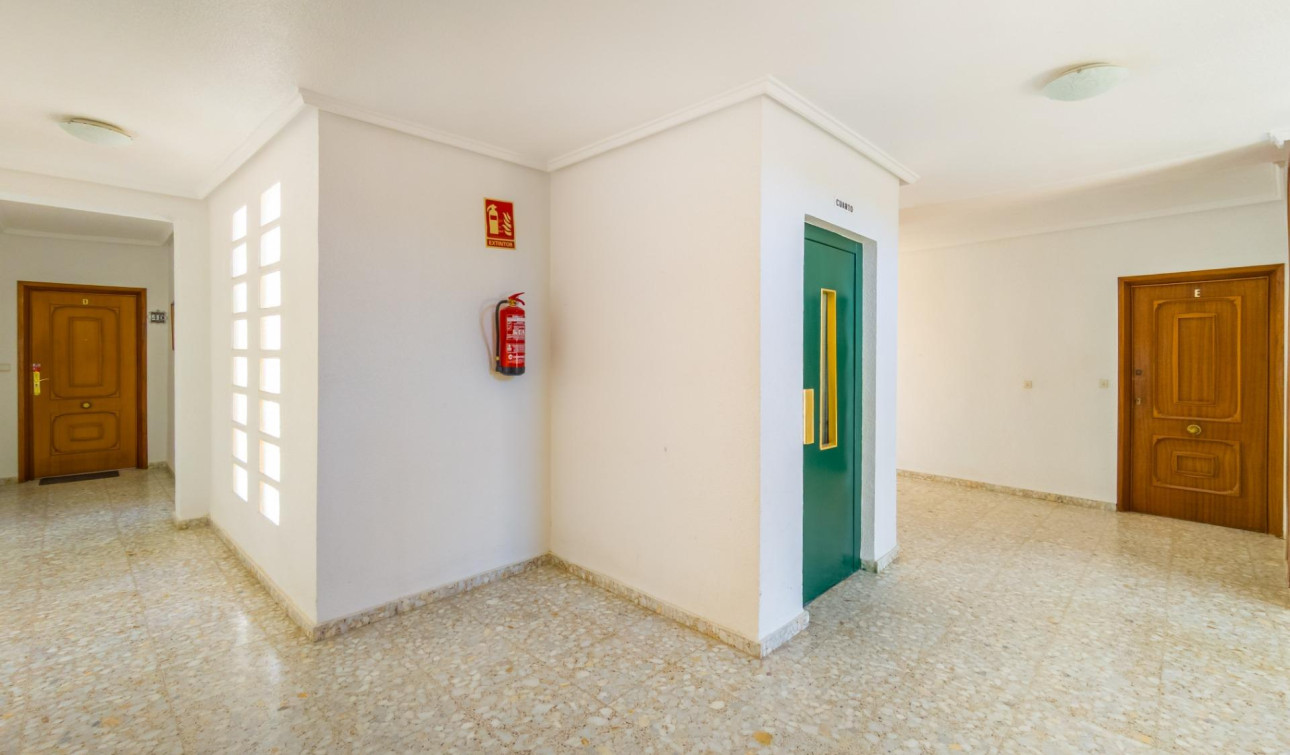 Herverkoop - Appartement / Flat - Torrevieja - Playa del cura