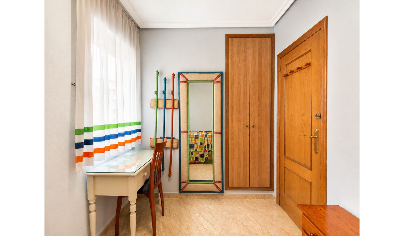 Herverkoop - Appartement / Flat - Torrevieja - Playa del Cura