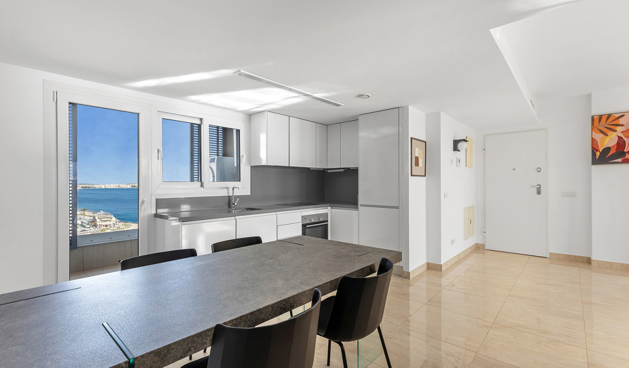 Herverkoop - Appartement / Flat - Torrevieja - Punta Prima