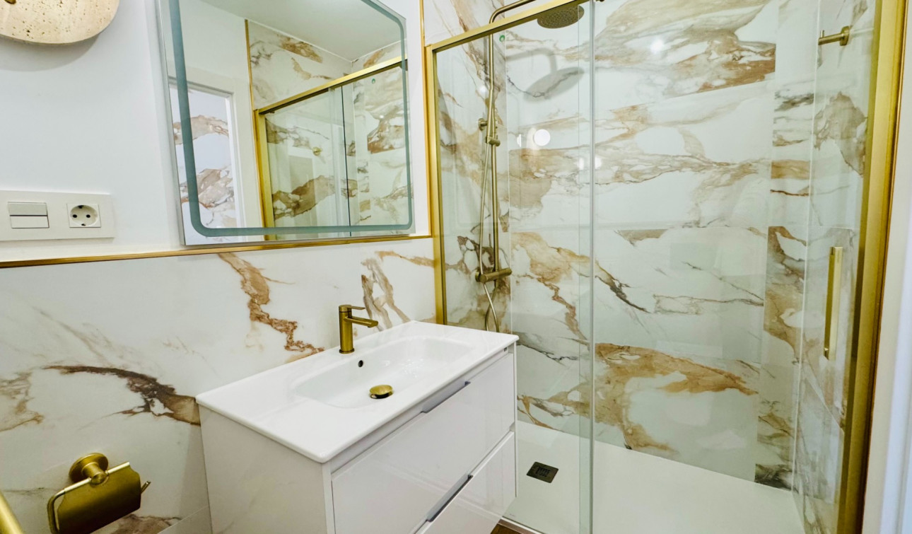 Herverkoop - Appartement / Flat - Torrevieja - Punta Prima