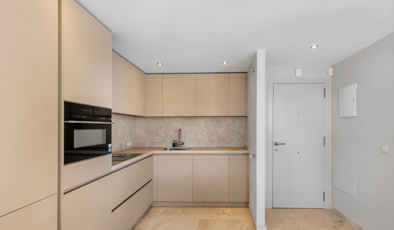 Herverkoop - Appartement / Flat - Torrevieja - Punta Prima